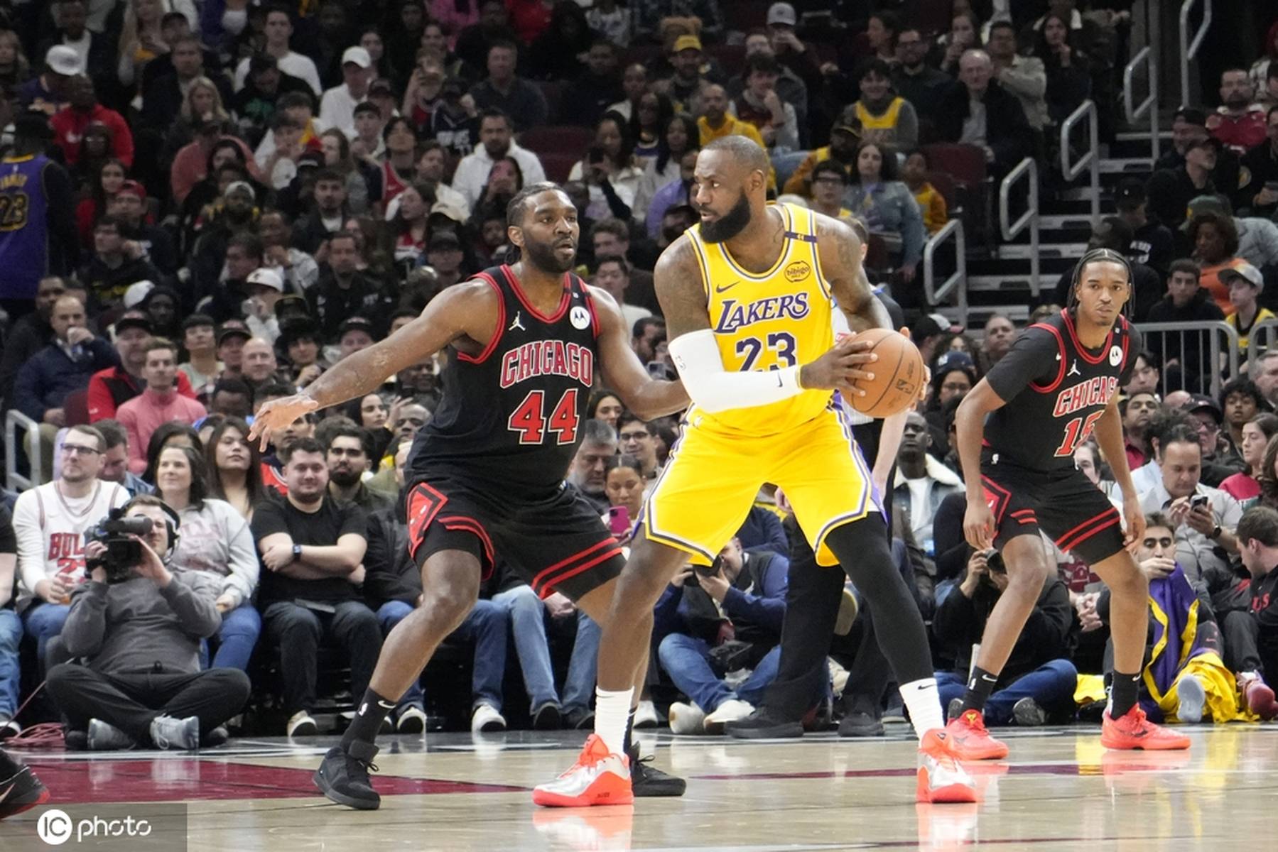 NG28-包含尤文图斯前途光明！，詹姆斯新星险胜表现突出上演精彩一战的词条